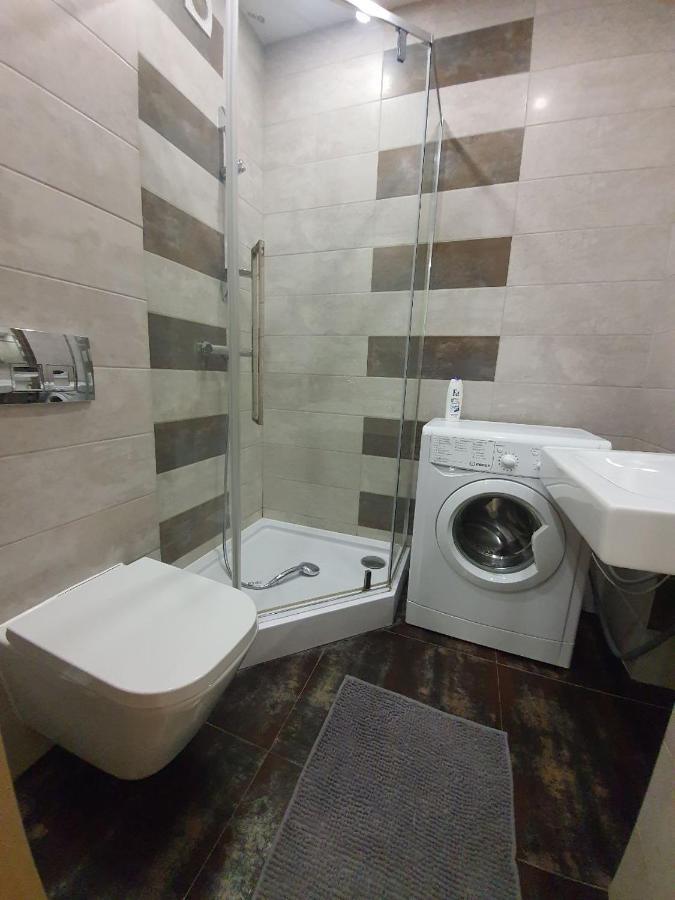 Avalon На Чорновола Apartamento Lviv Exterior foto